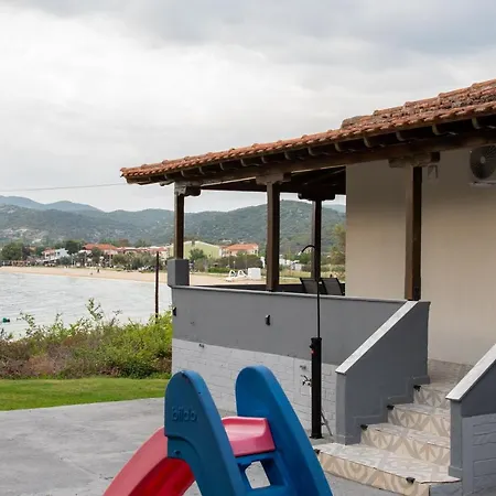 George's Sea View * Toroni