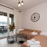 George's Sea View Διαμέρισμα *